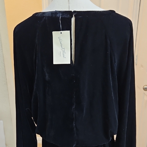 Universal Thread Black Long Sleeve Velvet Mini A-Line Dress Size Large NWT - Picture 8 of 10